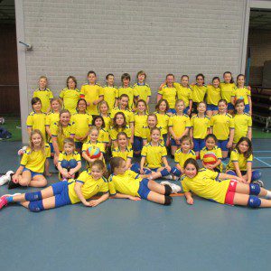 Spiker Mini’s in nieuwe shirts